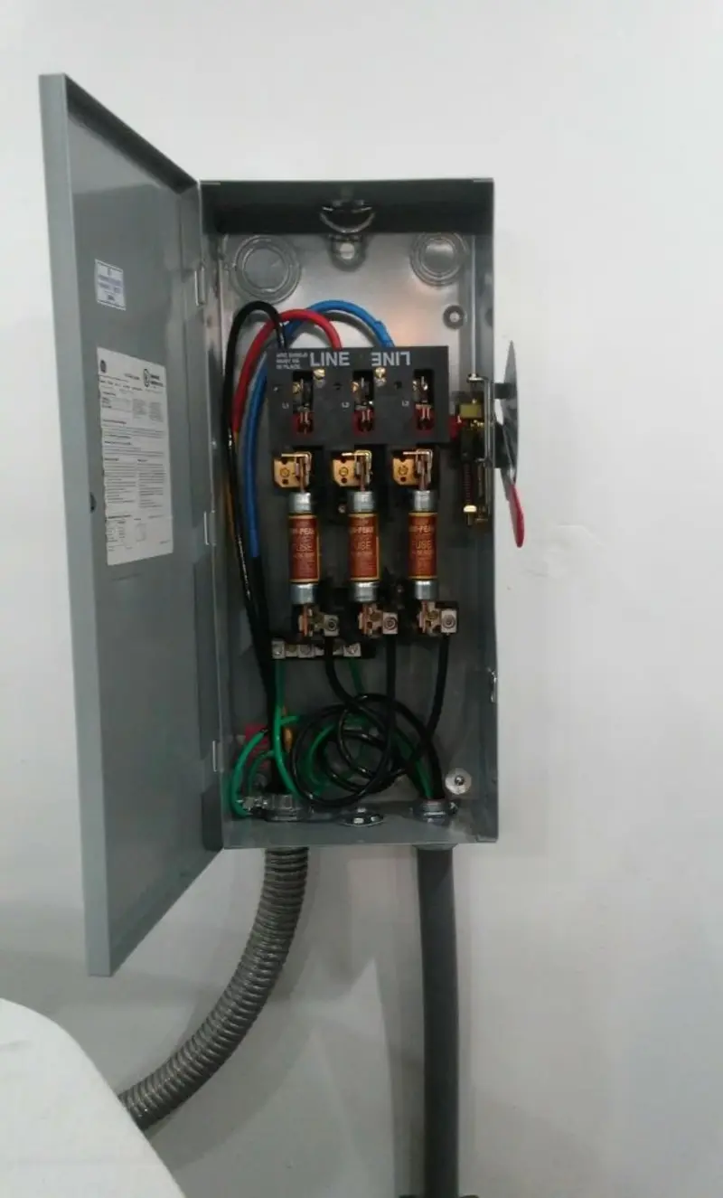 Three-phase disconnect switch installed for Smoke Detector Installation in Frankfort